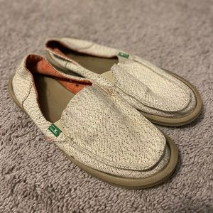 Women’s Sanuk sidewalk surfer shoes